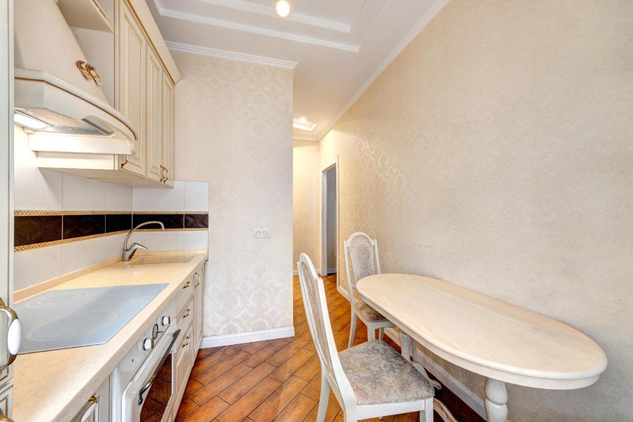 Apartments With 3 Rooms Near Palace Ukraine Kiev Ngoại thất bức ảnh